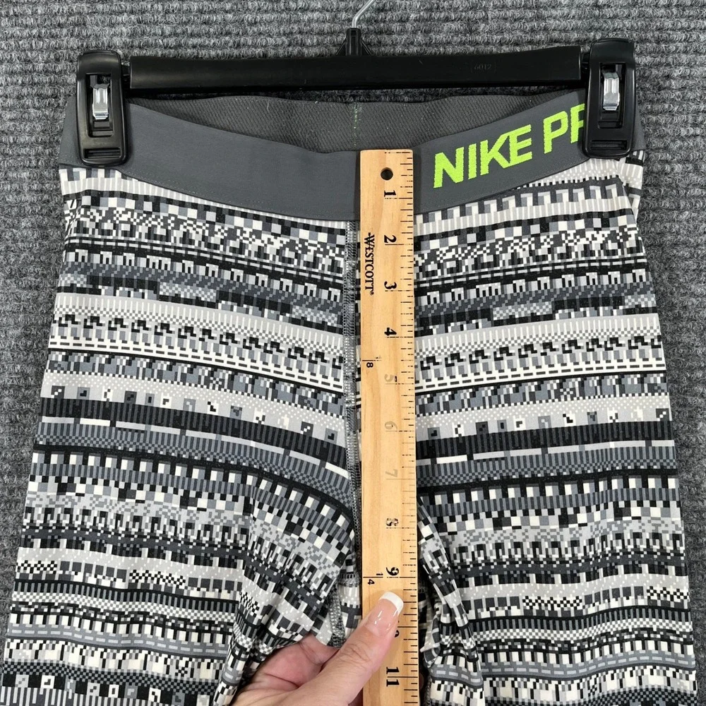 Nike Pro Dri-FIT Leggings Womens M Geometric Pixel Print Compression Gym Yoga
